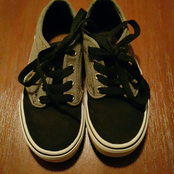 Vans - Picture 1 of 4